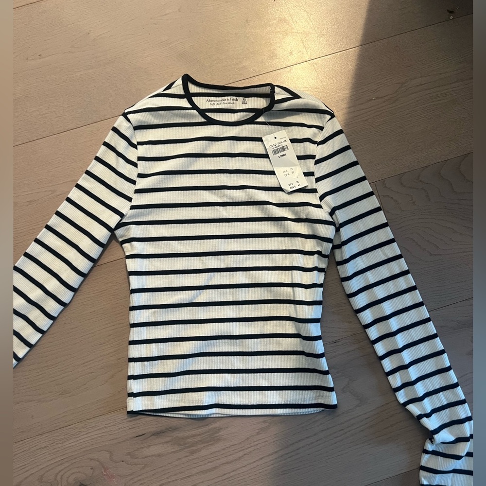 NWT Abercrombie Ribbed Striped Cropped Long Sleeve